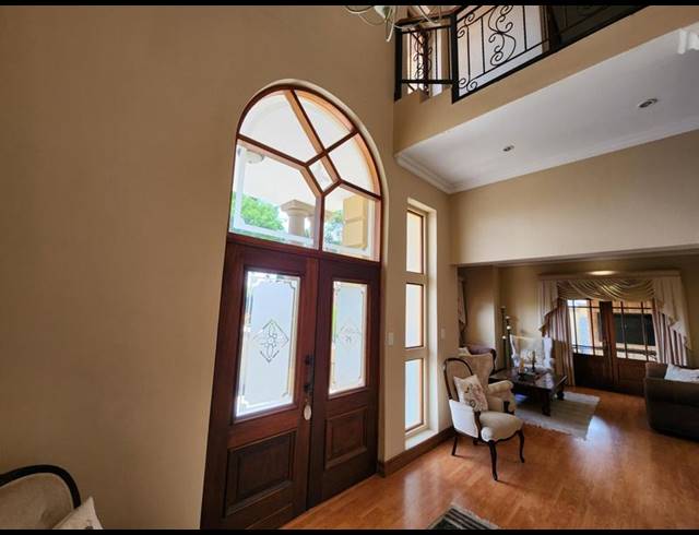 5 BEDROOM HOUSE FOR SALE IN MORELETAPARK